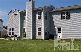 3rd image of 620 SE Windsor Drive