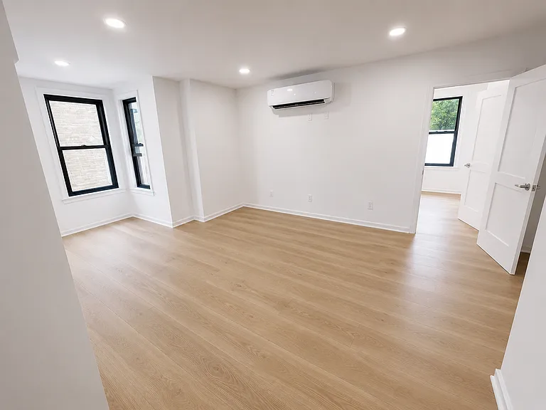 856 N 22nd St #3F — Photo 2