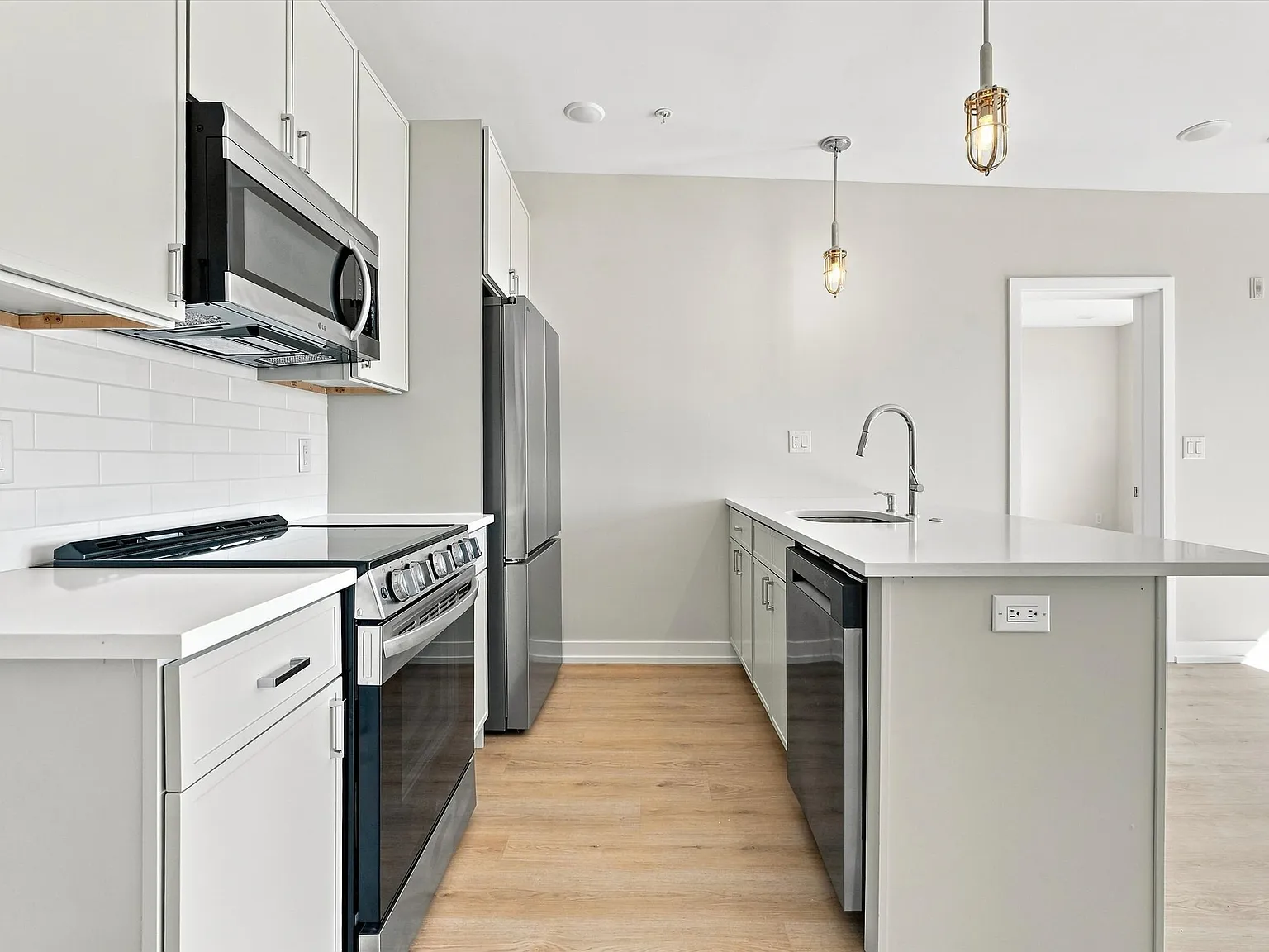 2 bed, $1,795 — Photo 1
