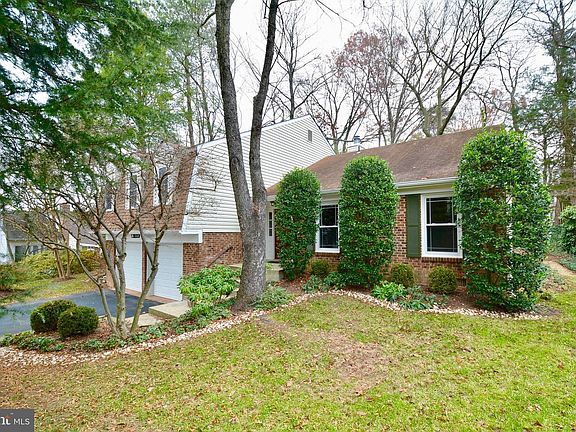 3rd image of 5097 Queens Wood Dr