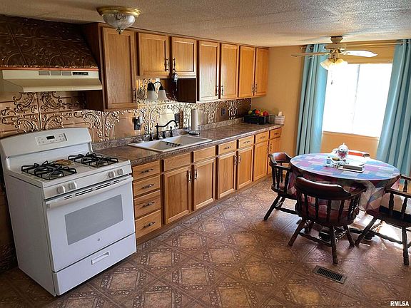 5th image of 10549 Steele Acres Ln