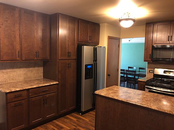 5th image of 10039 Cambridge Ct E