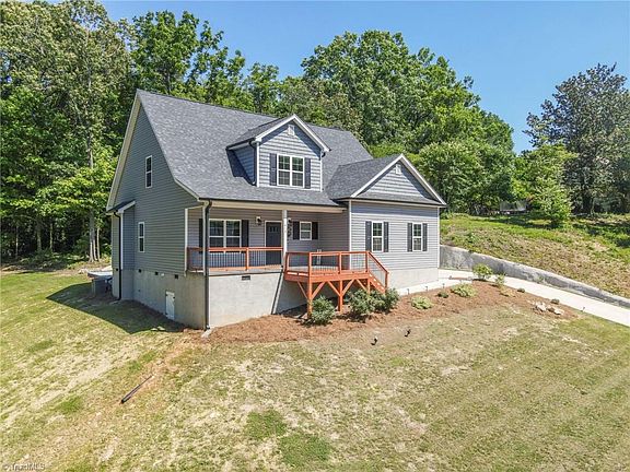 2nd image of 413 Lakewood Dr