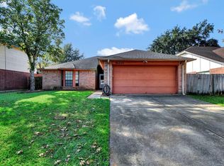 16335 Leamington Ln, Houston, TX 77095