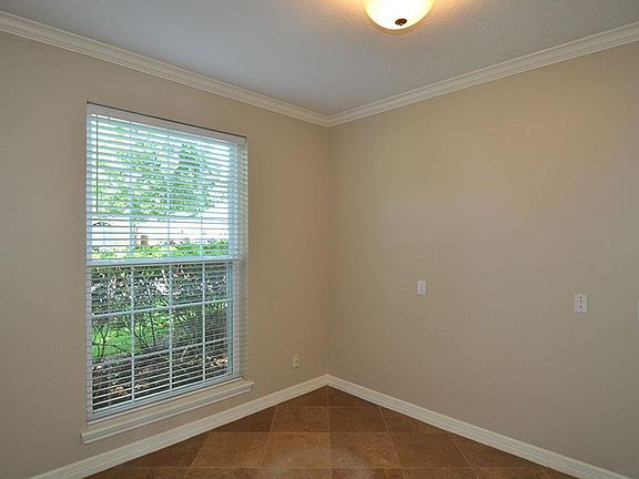 4th image of 5610 Evergreen Valley Dr