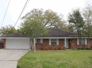 566 Spruce St, Norco, LA 70079