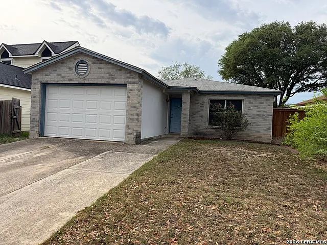 7643 Chatsworth