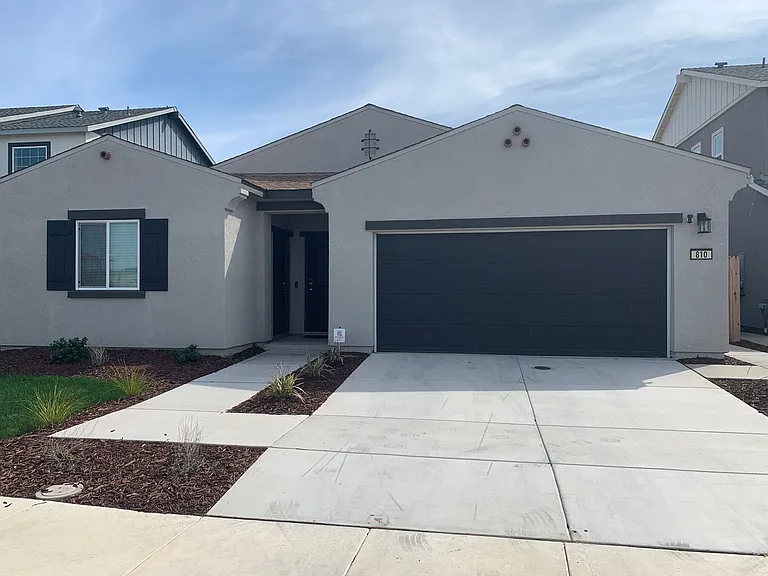 810 Holdenhurst Ln — Photo 6