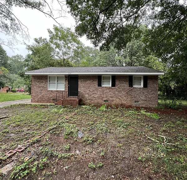 2104 Wellborn Dr — Photo 1