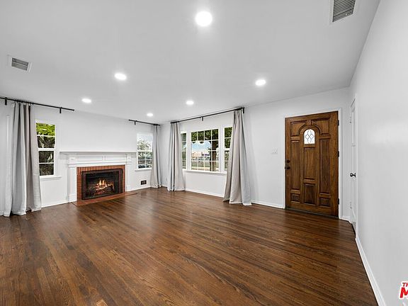 5th image of 651 Olmsted Dr