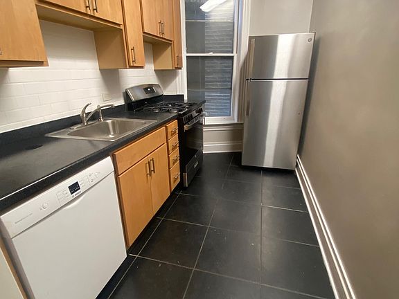 5th image of 1514 W Wilson Ave #1R
