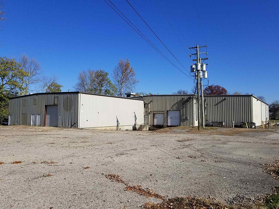 1st image of 301 Riverview Dr