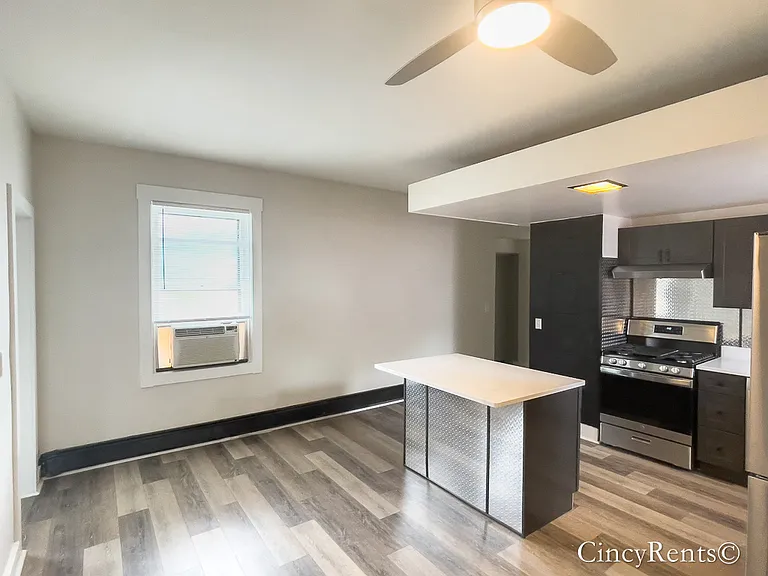 219 Fosdick St #3 — Photo 8