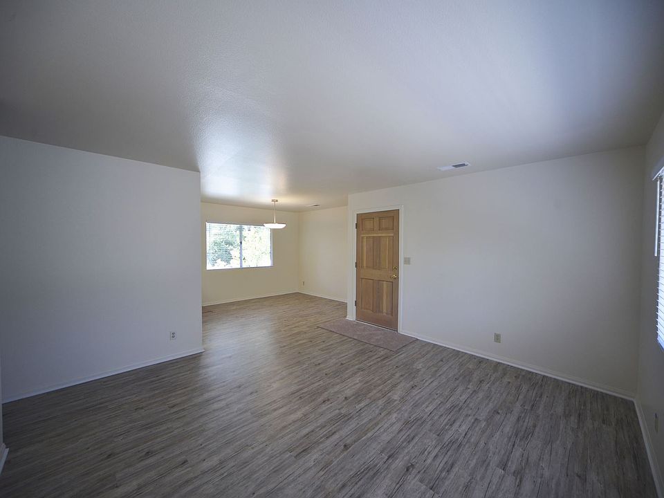 1st image of 406 Lion St APT 1