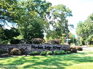 124 Manchester Ct, Red Bank, NJ 07701