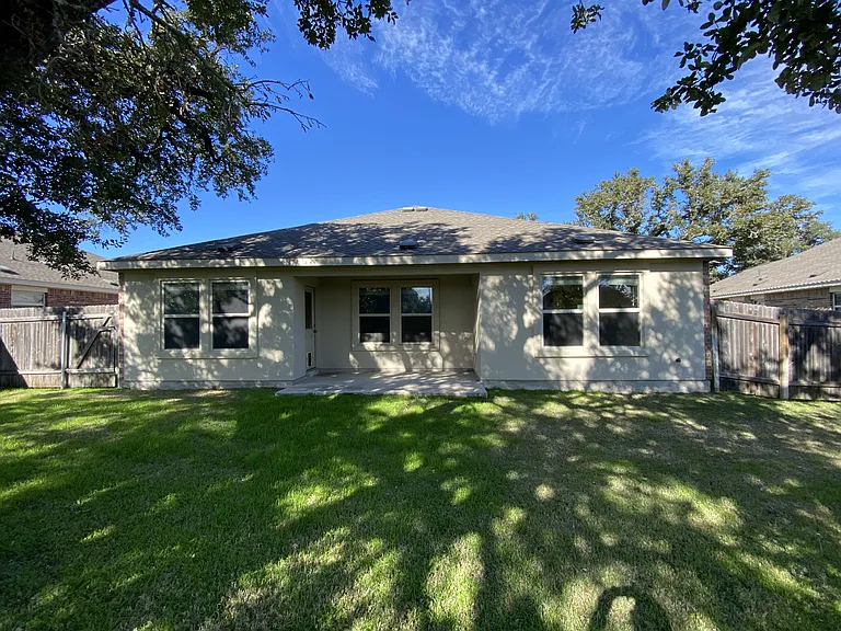 828 Hillrose Dr — Photo 22