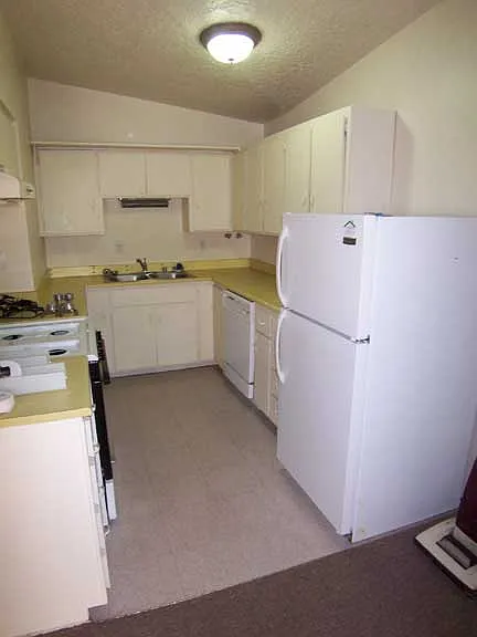 2 bed, 928 sqft, $1,200 — Photo 1