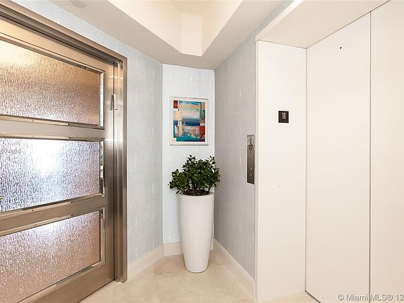 3rd image of 6000 Island Blvd APT 1105