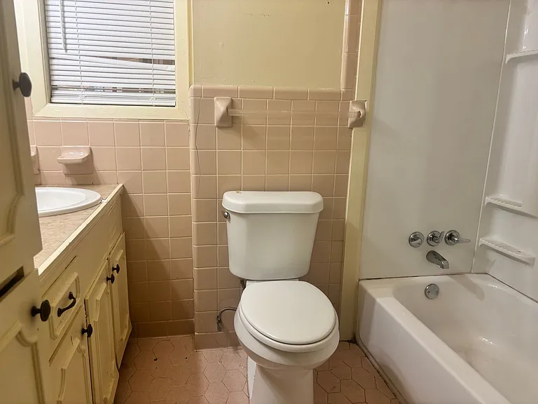 951 Metairie Rd — Photo 10