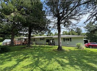 68 Skidmore Ln, Poca, WV 25159
