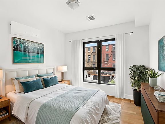 3rd image of 25 Van Buren St APT 3F