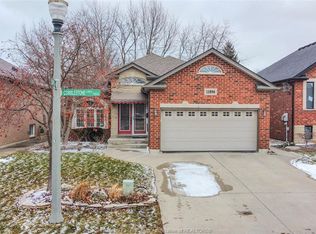 11896 Cobblestone Cres, Windsor, ON N8P 1T6