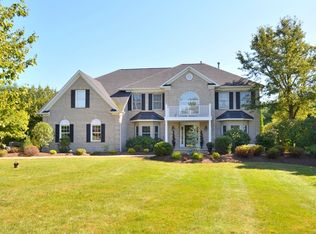 8 Hardin Ct, Chester, NJ 07930