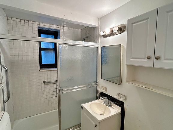 4th image of 7515 210th St #1AA