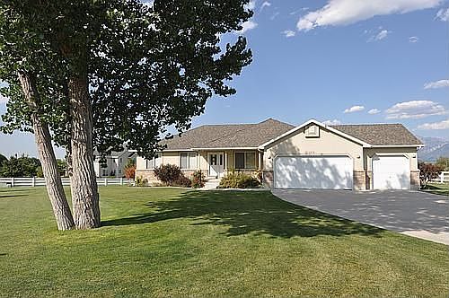 1st image of 3976 W Fawn Hill Ln