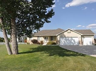 3976 W Fawn Hill Ln, Bluffdale, UT 84065