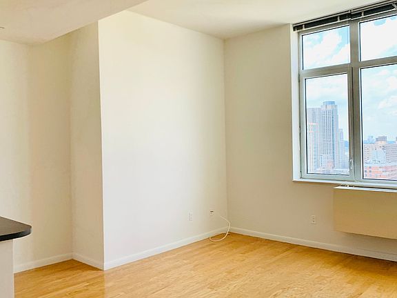 3rd image of 229 W 60th St APT 26M
