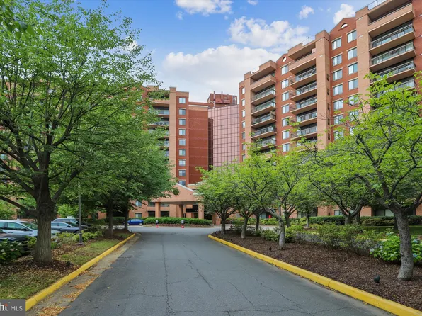 2230 George C Marshall Dr APT 1206, Falls Church, VA 22043