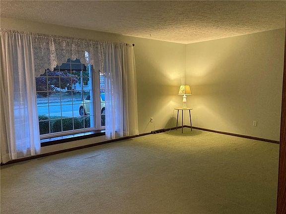 5th image of 2723 Patio Dr