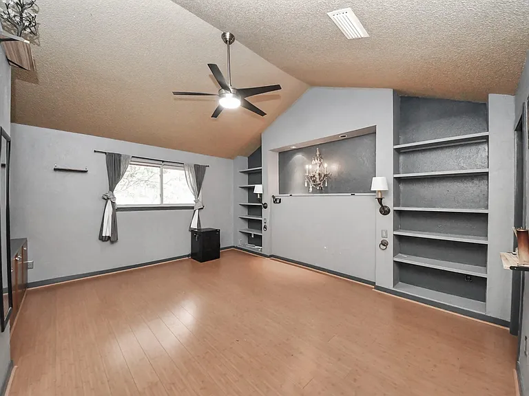 7877 Kendalia Dr — Photo 27