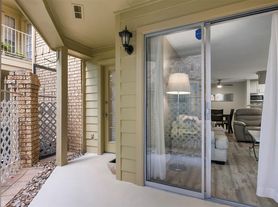 11201 Lynbrook Dr