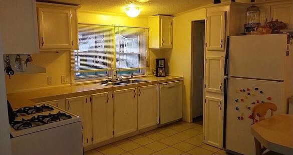 2nd image of 16031 Beech Daly Rd #147