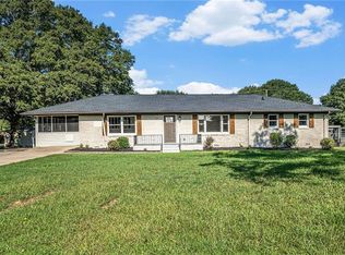 67 Wayne Cir, Hartwell, GA 30643