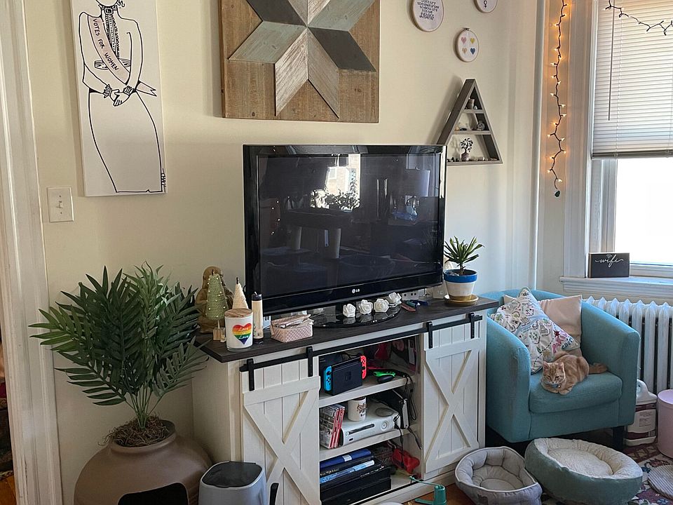 1st image of 1637 Commonwealth Ave APT 10