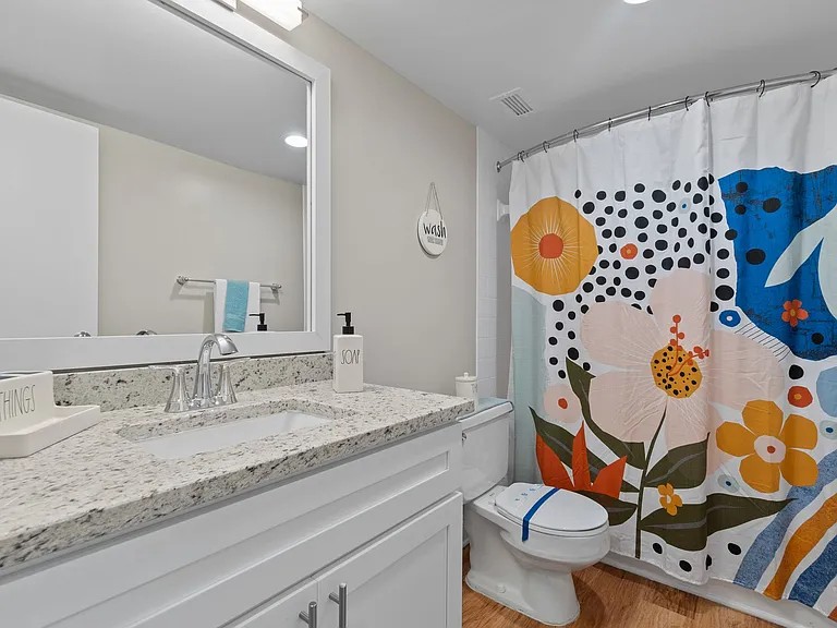 Westchester Tower Apartments — Photo 10