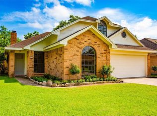 22 Alexander Ct, Angleton, TX 77515
