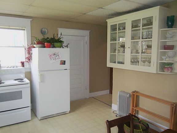 5th image of 400 Lamont St APT 1