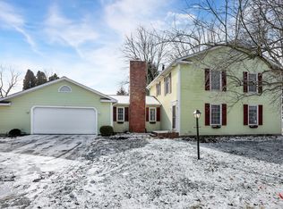 527 Nuthatch Dr, Zionsville, IN 46077