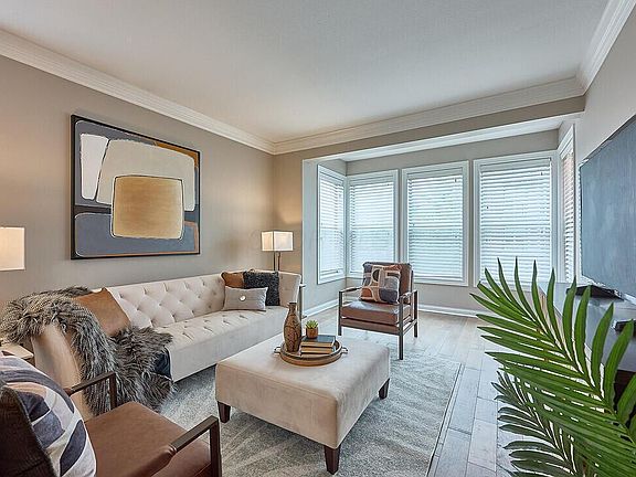3rd image of 936 Perry St #204