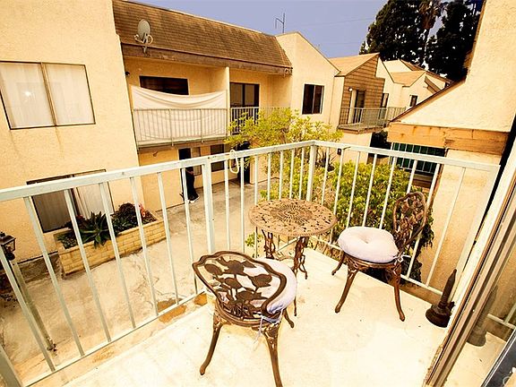 3rd image of 746 N Eucalyptus Ave APT 9