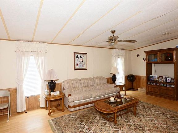 2nd image of 429 Avocado Dr