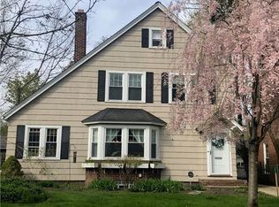 3256 Enderby Rd, Shaker Heights, OH 44120