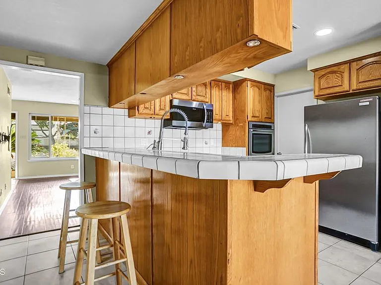 1307 S Petit Ave — Photo 8