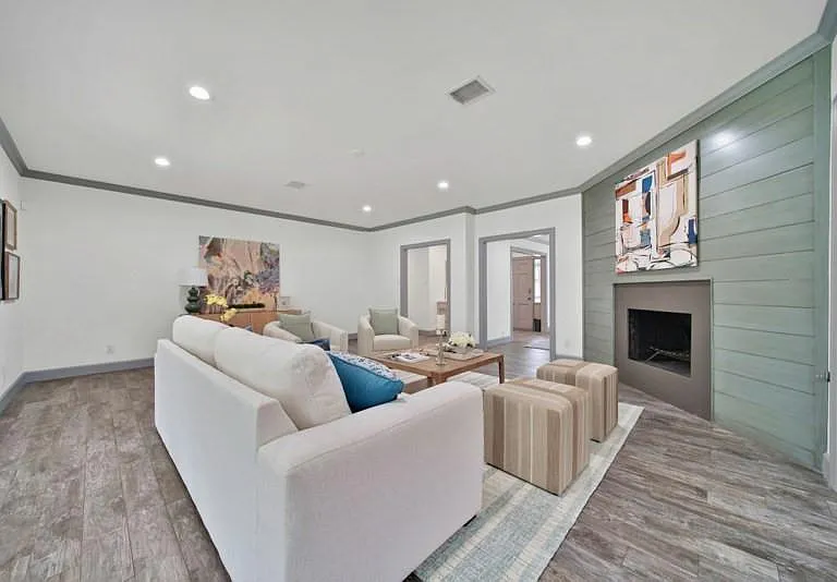 10042 Briar Forest Dr — Photo 12
