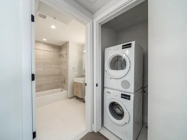 333 Washington Street image 15 of 16