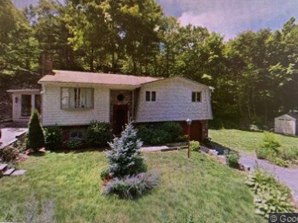 280 Lippitt Ave, Cumberland, RI 02864